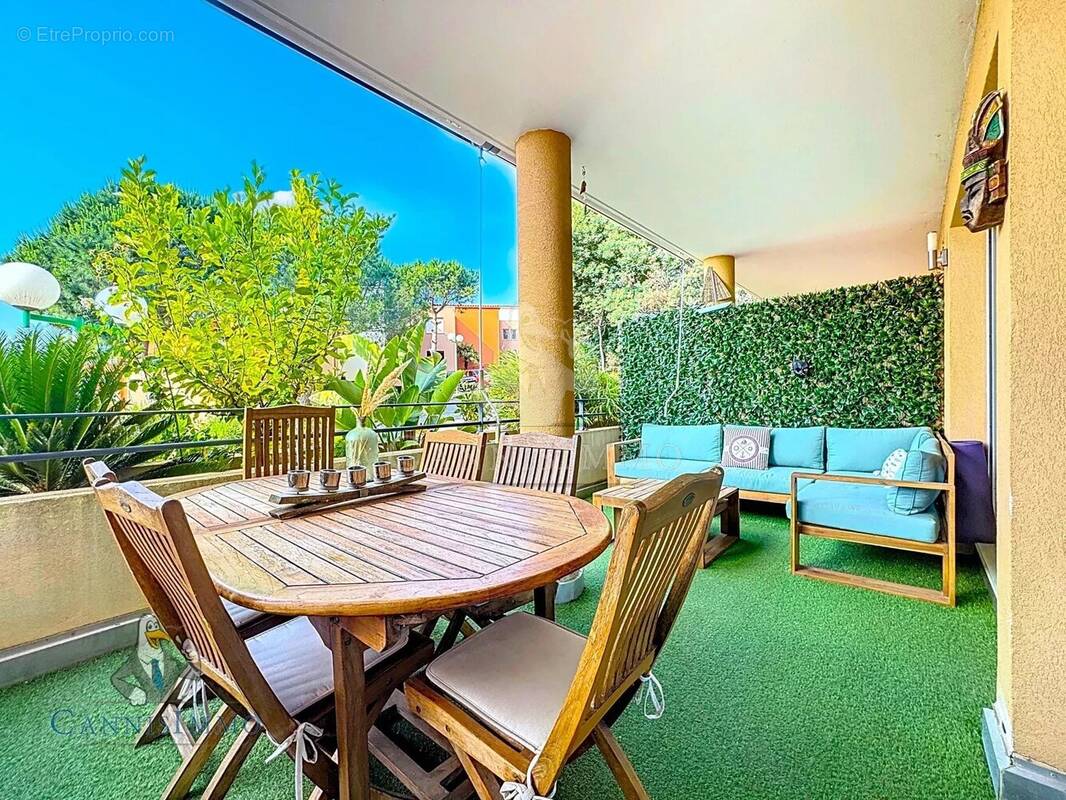 Appartement à MANDELIEU-LA-NAPOULE