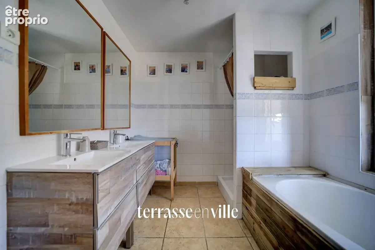 Sanary - port & plage à pied - maison de charme t7 - jardin- cave - aperçu mer - 850 000€ - photo 17