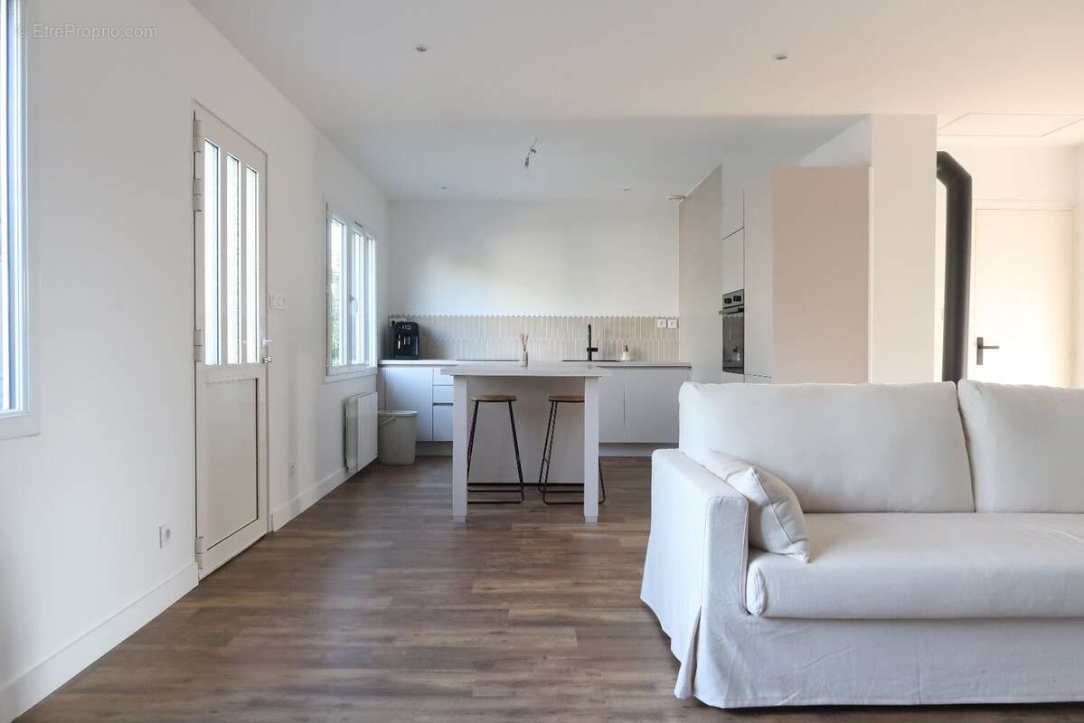 Maison à BOISSET-LES-MONTROND