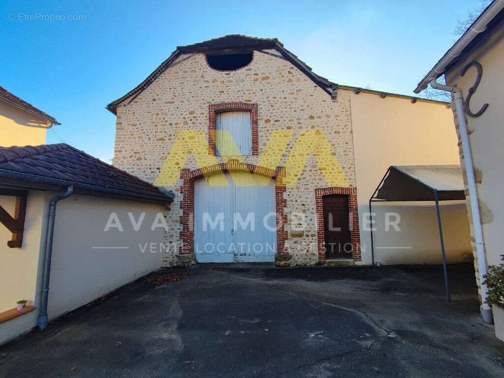 Maison à LAHOURCADE