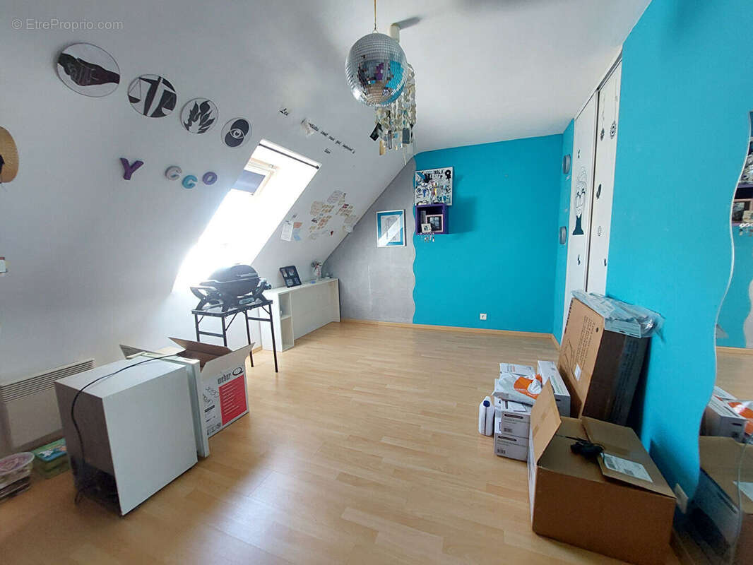 Maison Montreuil Le Gast 7 pièce(s) 125 m2 - photo 9