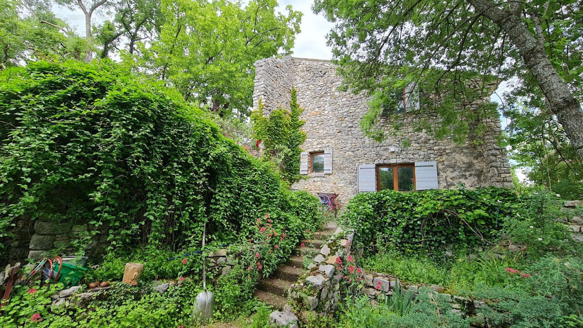 Propriété avec terrain - photo 3