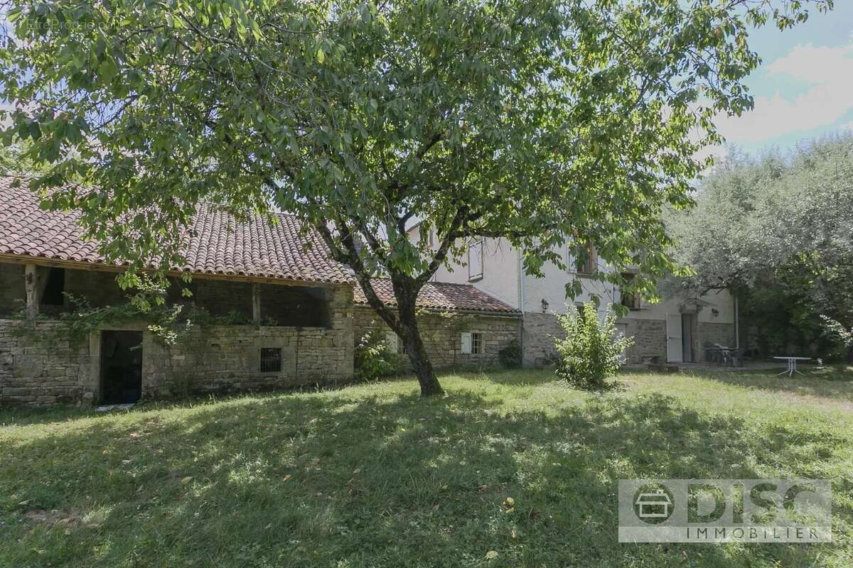 Charmante maison de village avec jardin, grande grange, cour intérieure et chapelle restaurée - photo 11