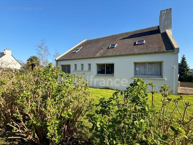 Maison à LE RELECQ-KERHUON