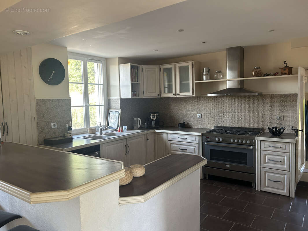 Propriété 4,32 ha : maison ancienne rénovée, remises, parc arboré, pré - photo 6