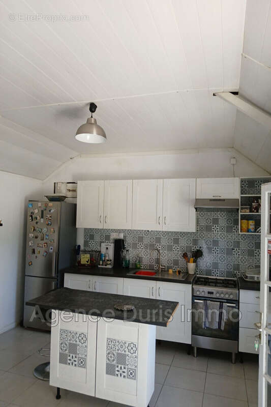 Maison 40 m² à Saint-Yrieix-La-Perche  - photo 6