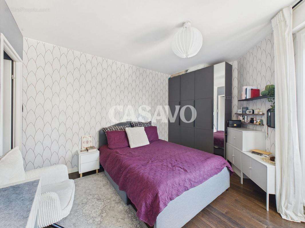 Appartement à COURBEVOIE