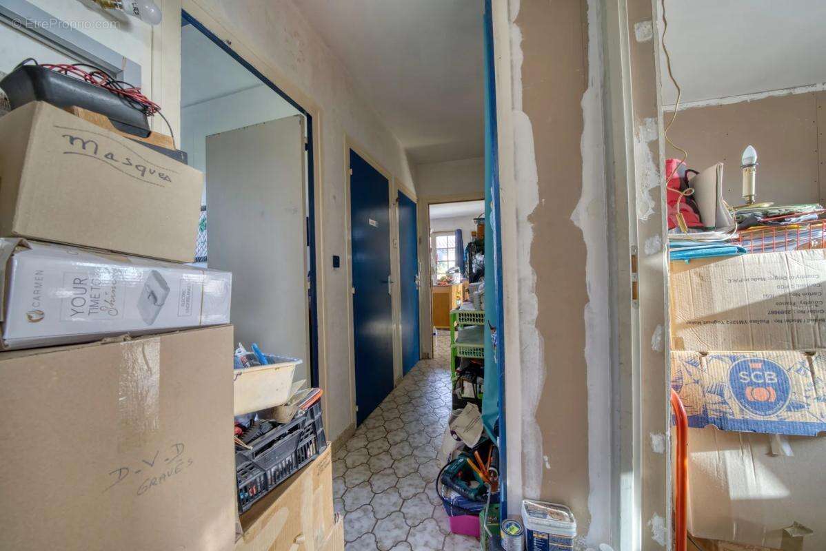 Maison à SAINT-JEAN-D'ANGELY