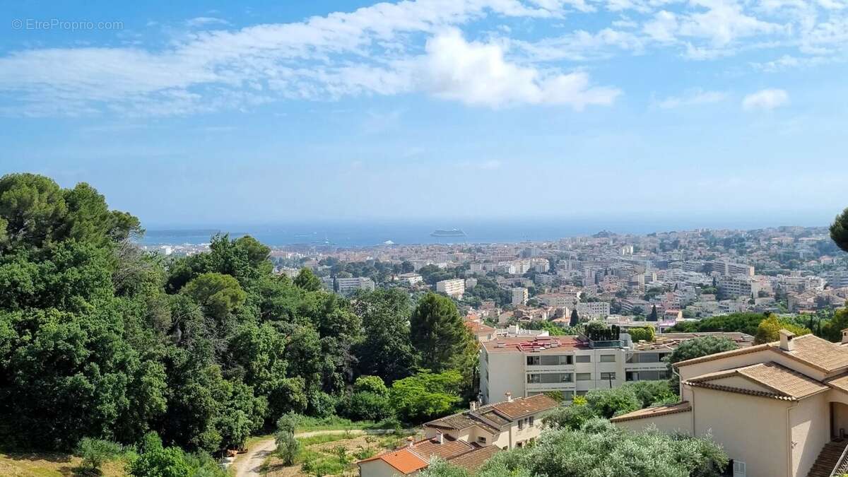 Appartement à LE CANNET