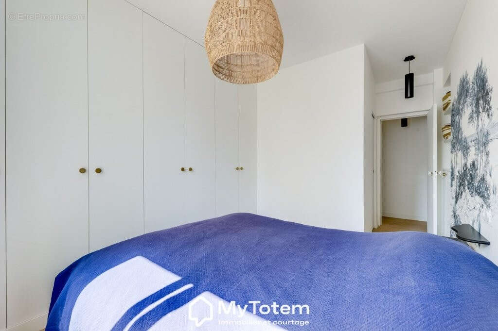 Appartement à PARIS-16E