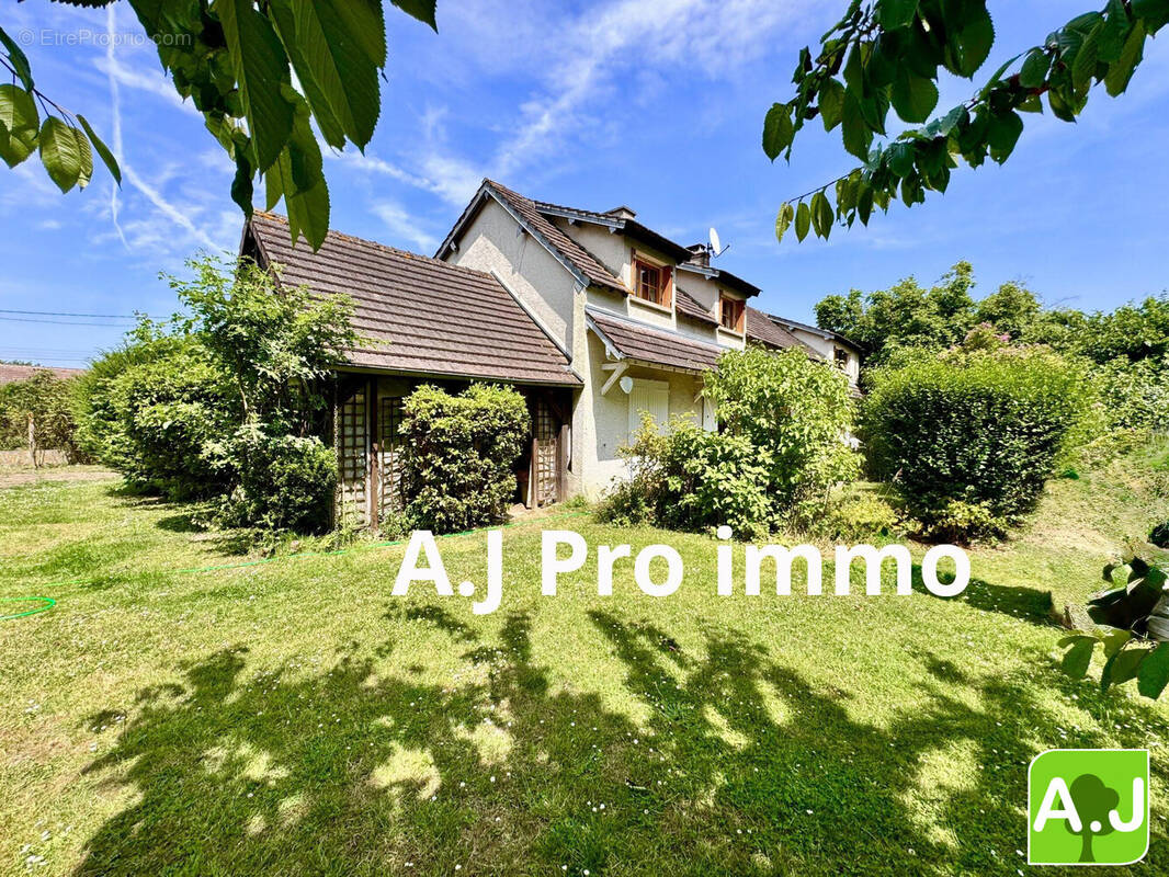 Maison à EZY-SUR-EURE