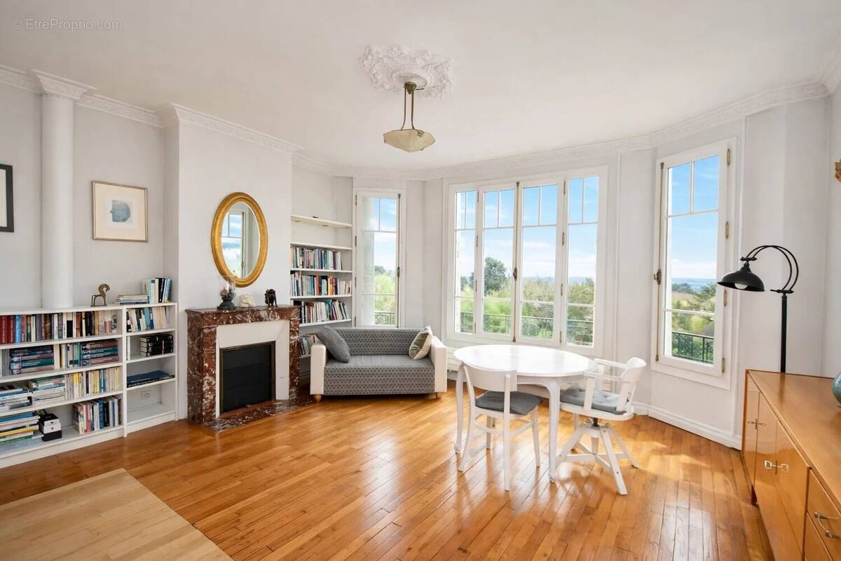Appartement à LE VESINET