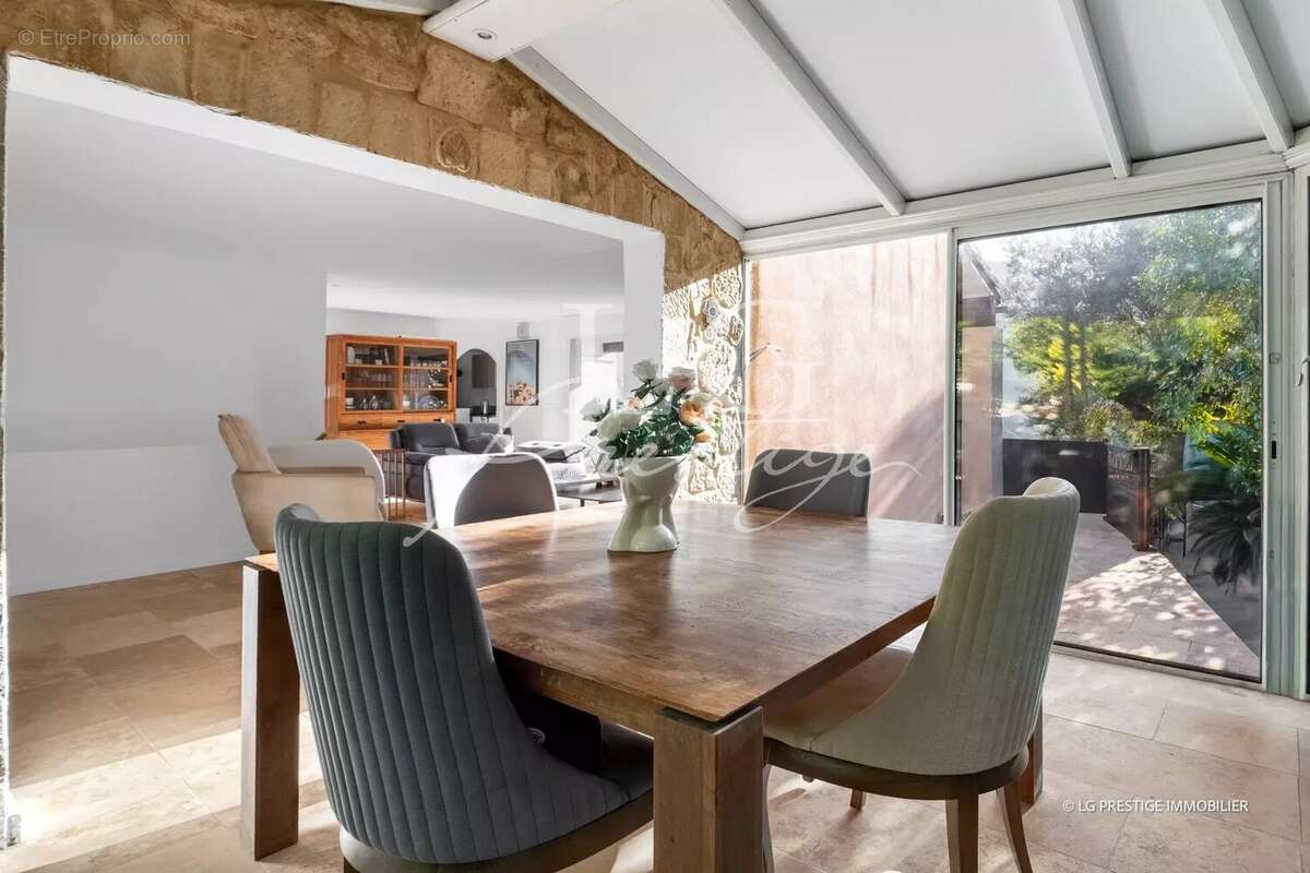 Maison à MANDELIEU-LA-NAPOULE