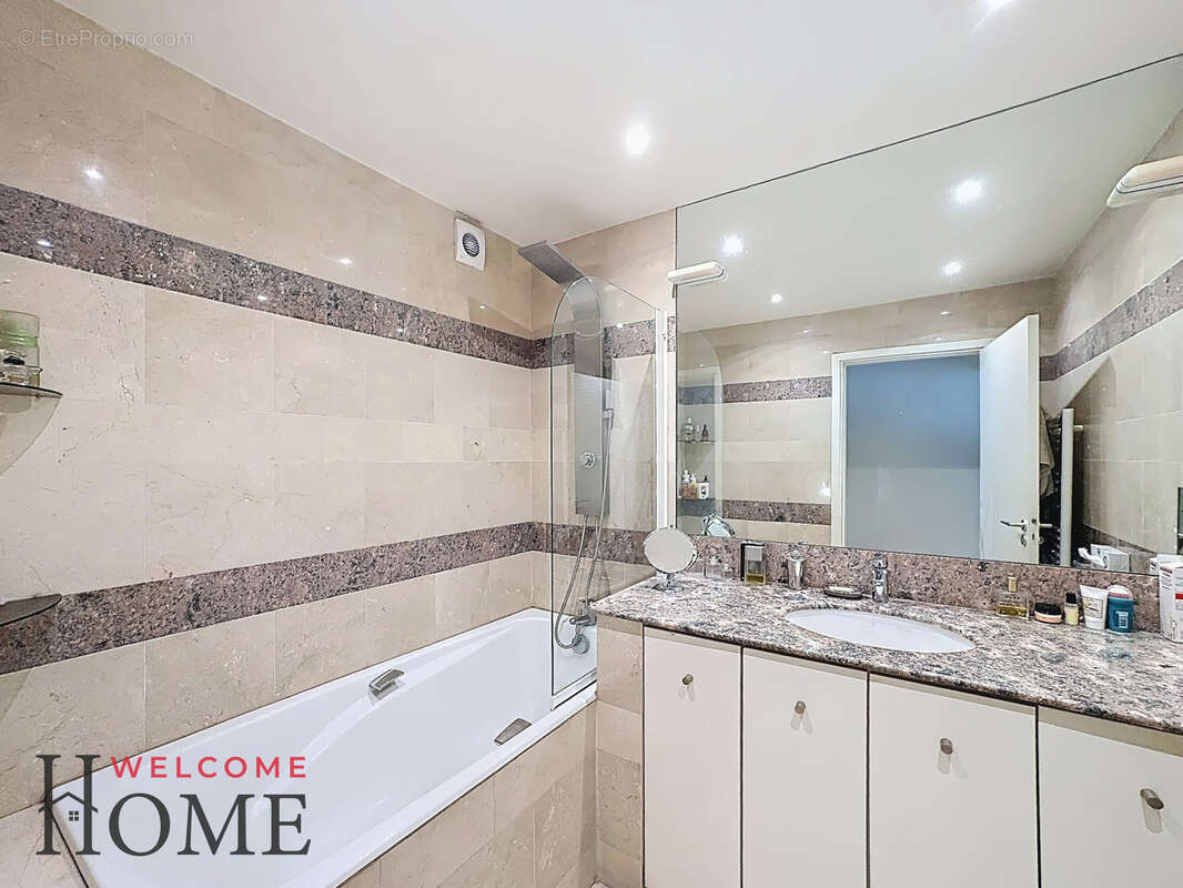 Appartement à LEVALLOIS-PERRET