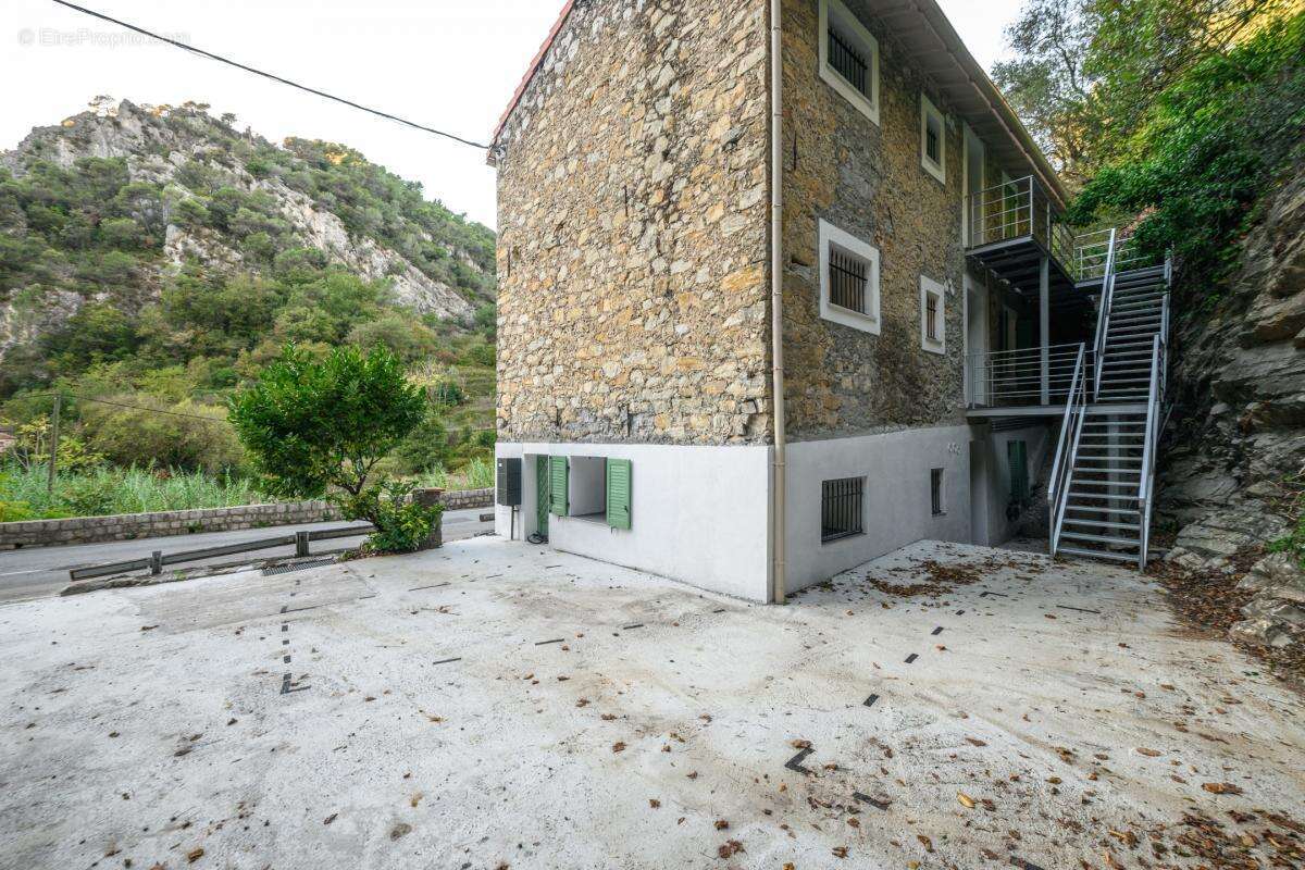 Appartement à TOURRETTE-LEVENS