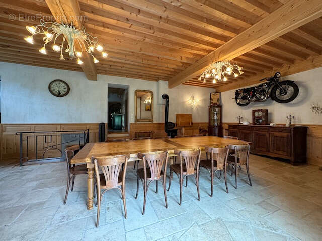 Maison à LALLEYRIAT