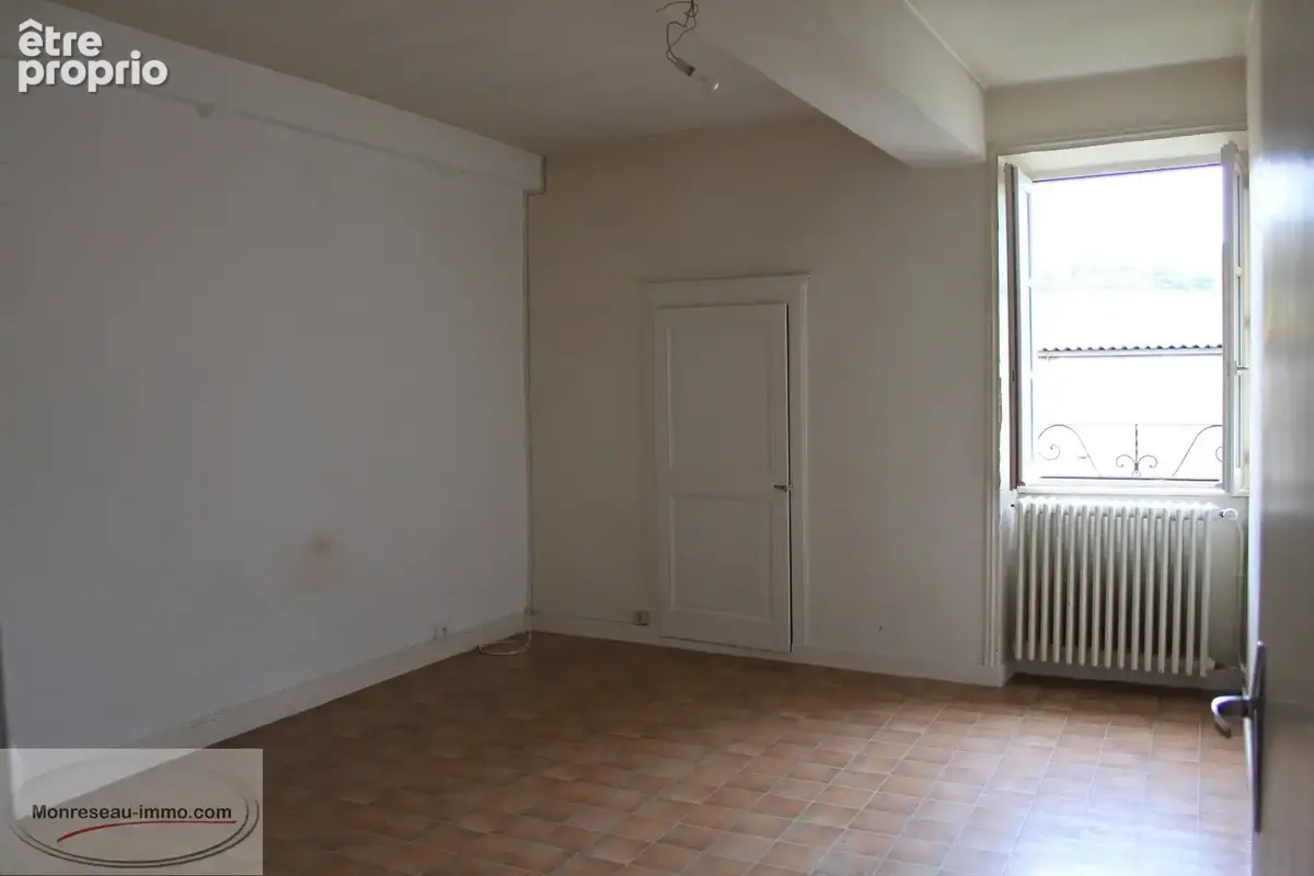 Ensemble Immobilier : 1T1 + 1T2 + 1T3 + local + garages + greniers - photo 10