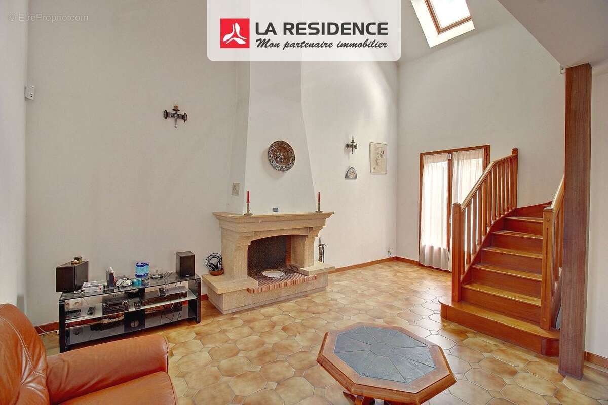 Maison 141 m² à Conflans-Sainte-Honorine  - photo 2