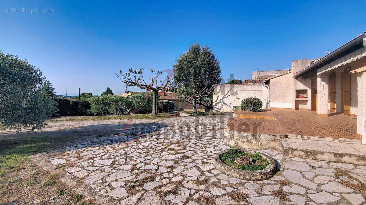 Maison à CHATEAURENARD