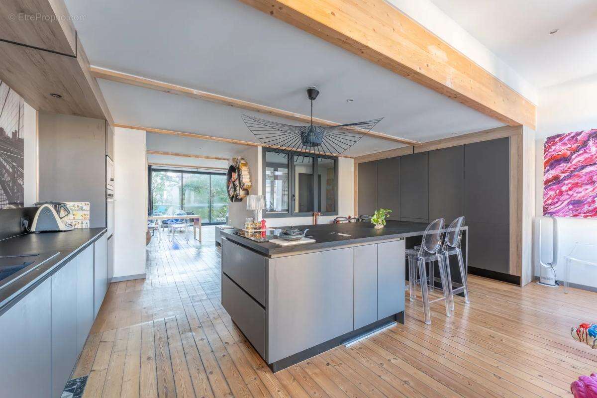 Appartement à BORDEAUX