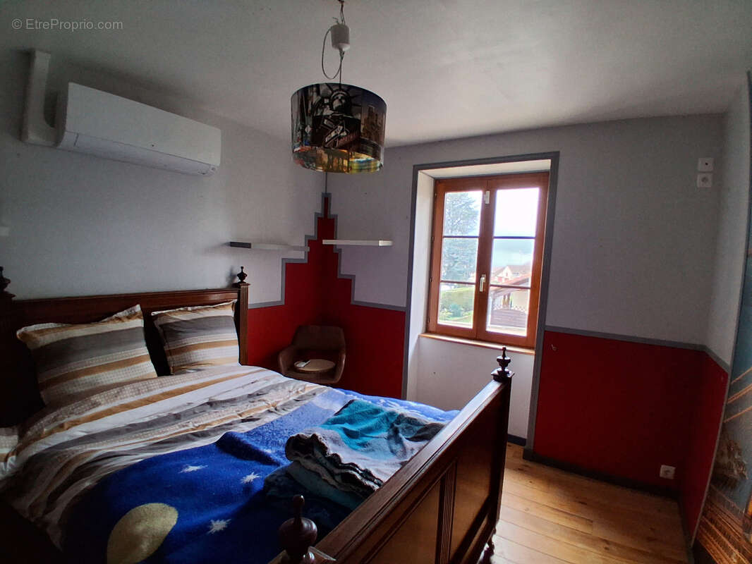 Maison à FLEURY-LA-MONTAGNE