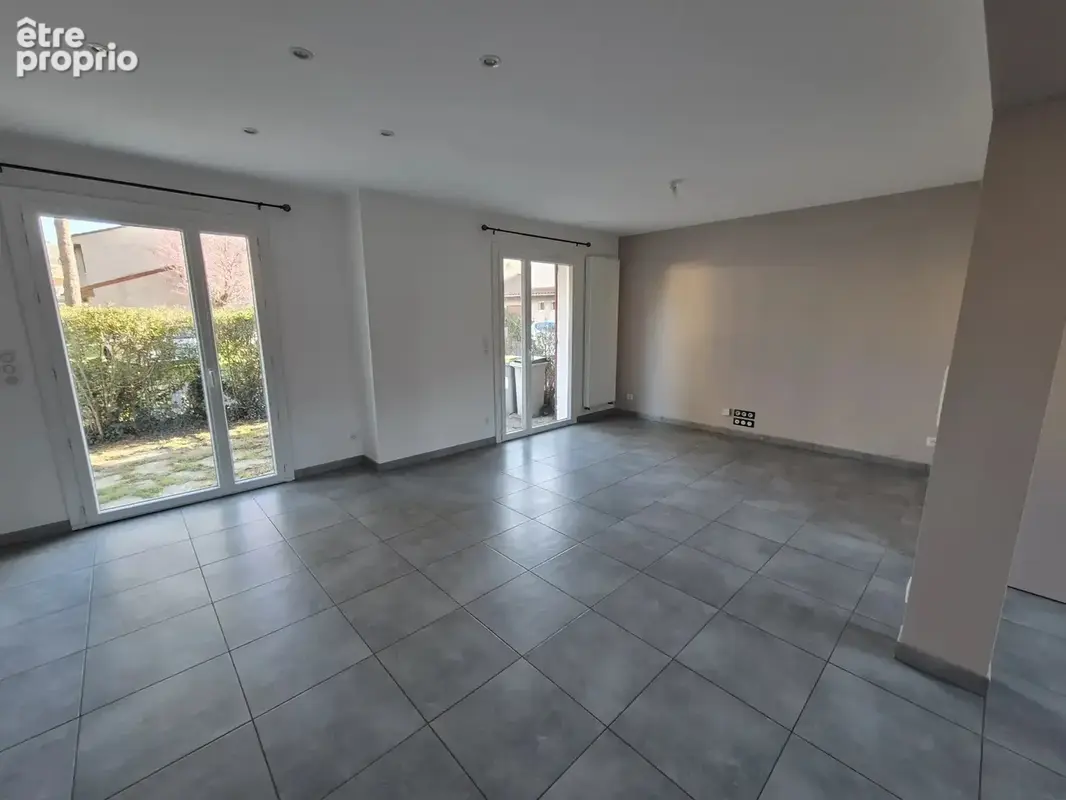 Vals près Le Puy, maison F4 sur 2 niveaux - photo 5