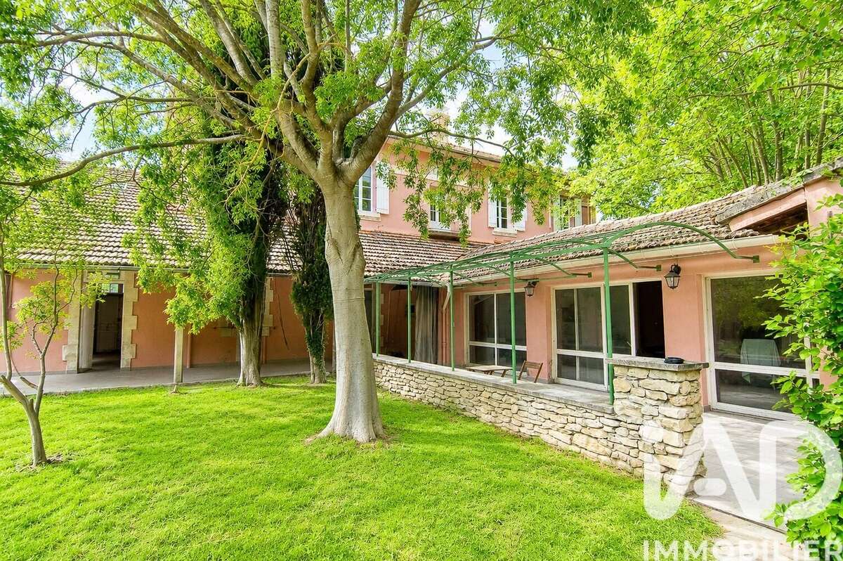 Maison 850 m² à Fontaine-De-Vaucluse  - photo 3