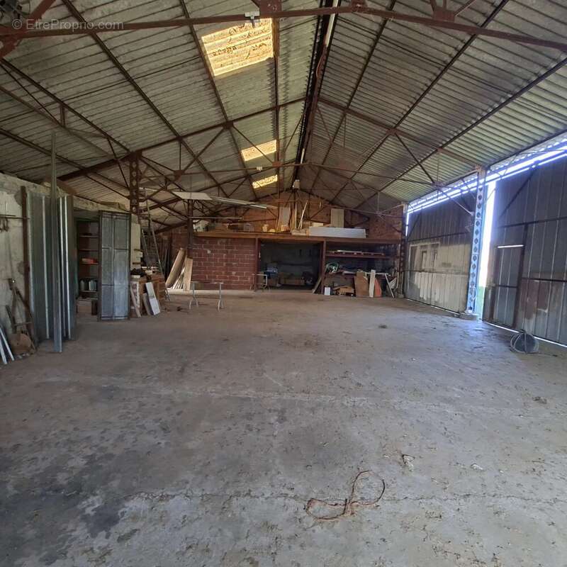 Commerce à MONTDRAGON