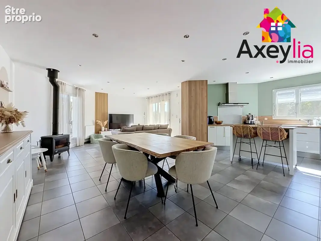 A vendre - mably - maison de plain-pied avec 3 chambres, terrain, pergola et piscine - photo 12