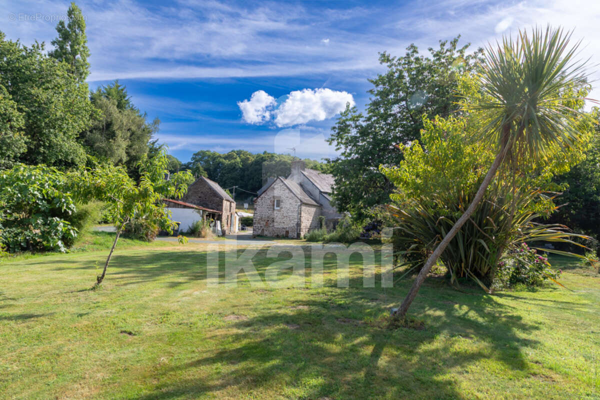 Maison en campagne avec dépendances - photo 10
