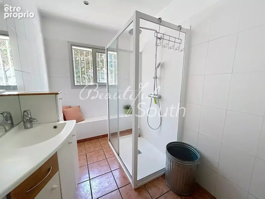 Maison de plain pied à Perpignan avec piscine et confort moderne - photo 14