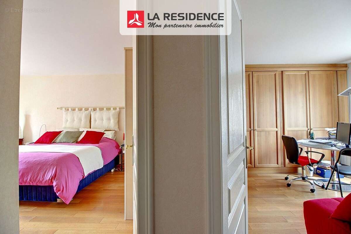 Maison 251 m² à Aigremont  - photo 8