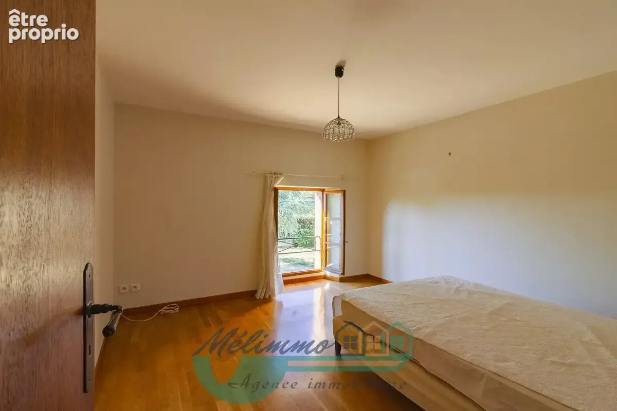 Maison 8 pièces 229 m² à vendre à Villeneuve-Les-Genets (89350) - photo 6