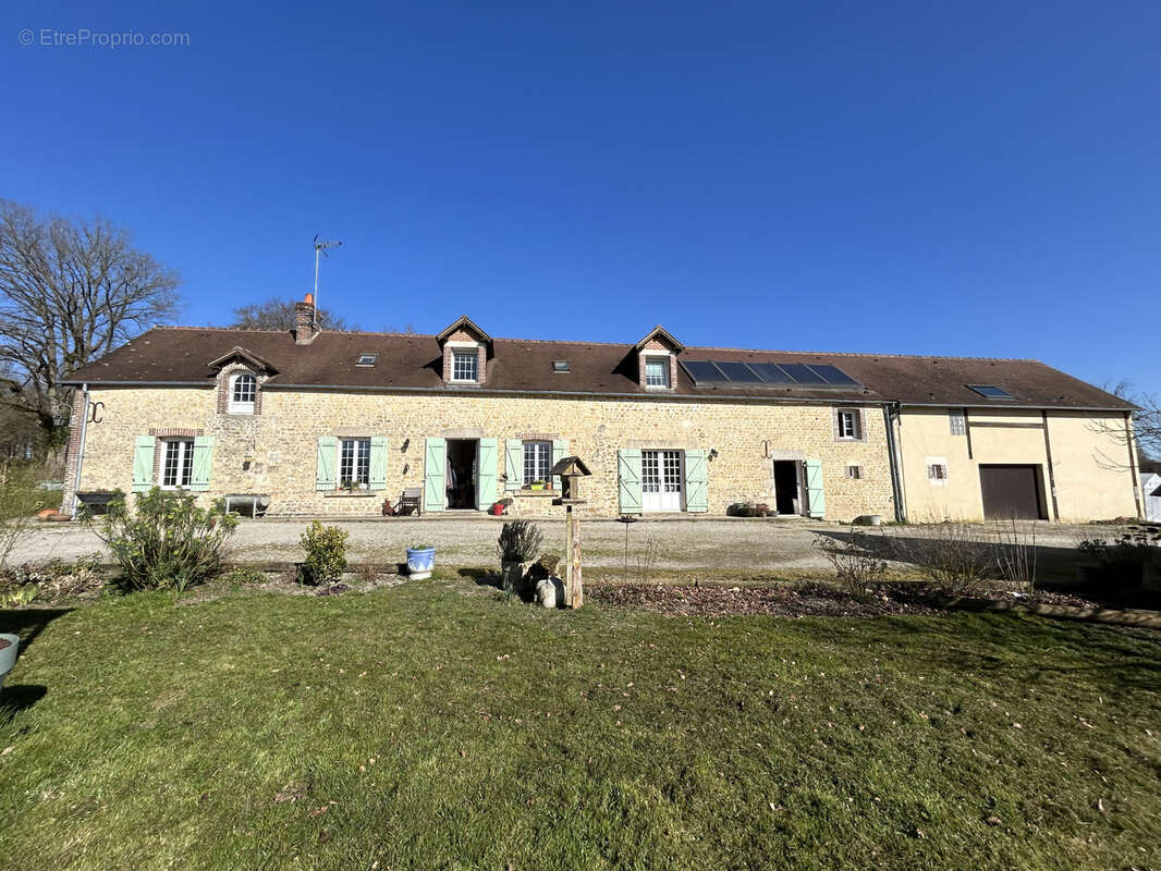 Maison à LE MELE-SUR-SARTHE