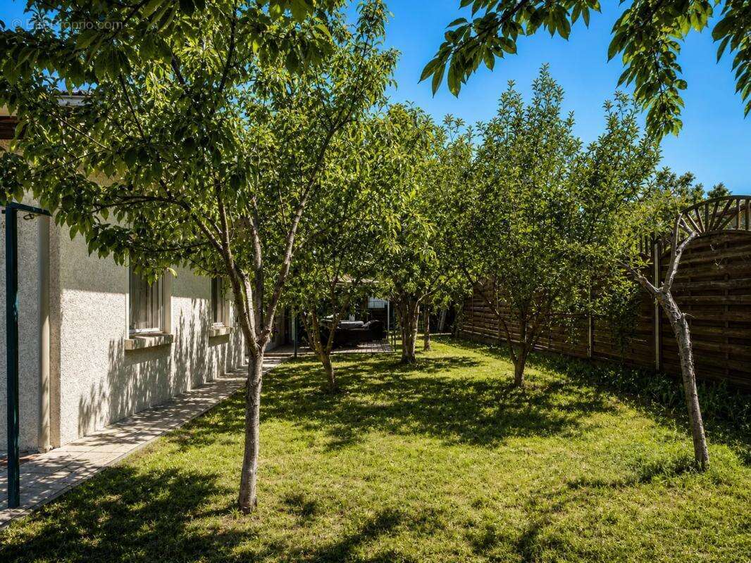 Maison de 7 pièces de 113 m² à Les Roches-de-Condrieu - photo 24