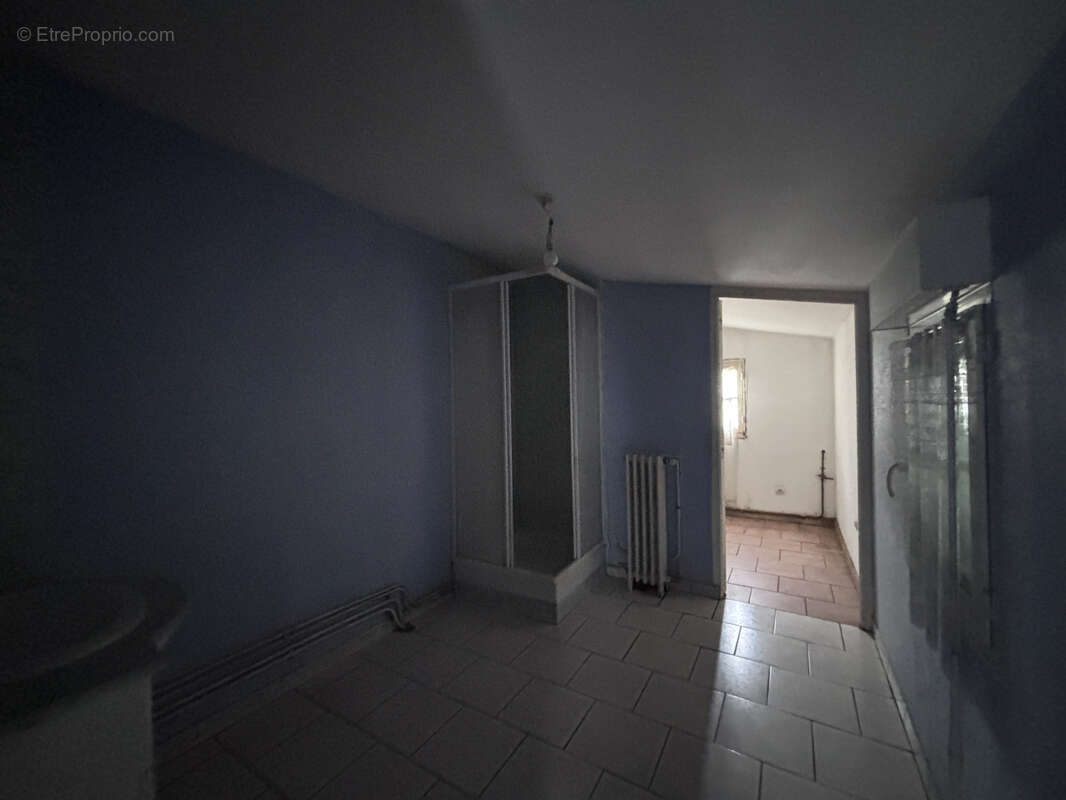 Idéal investissement locatif - Maison T4 de 93m2 avec jardin 662m2 et 2 bâtiments - Région Vimoutiers-Livarot - photo 5