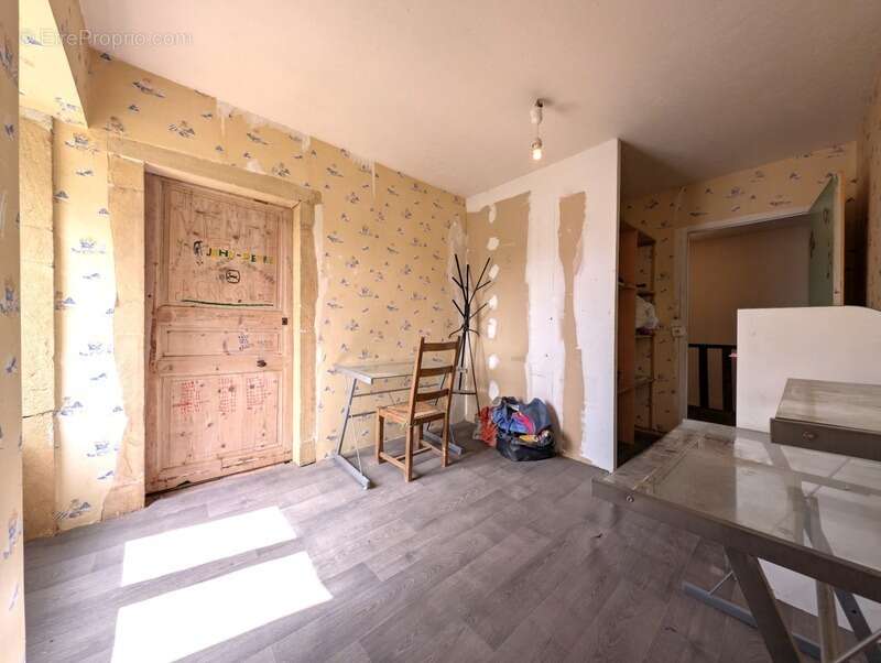 Maison à SAINT-BONNET-DE-CRAY