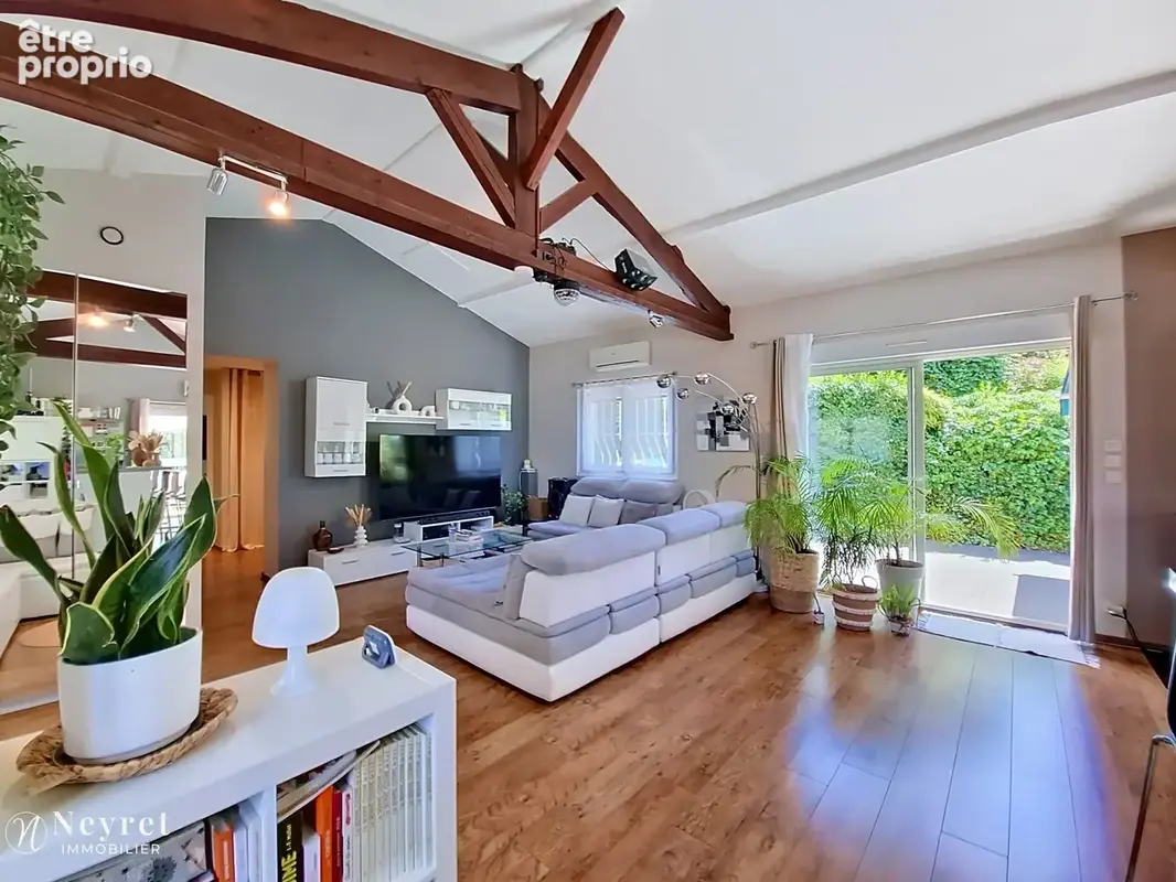 Maison traditionnelle de 140 m2, 7 pièces, 4 chambres sur terrain de 852 m2 - photo 4