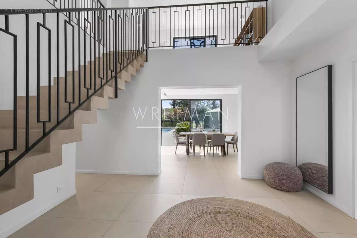 Maison à ROQUEFORT-LES-PINS