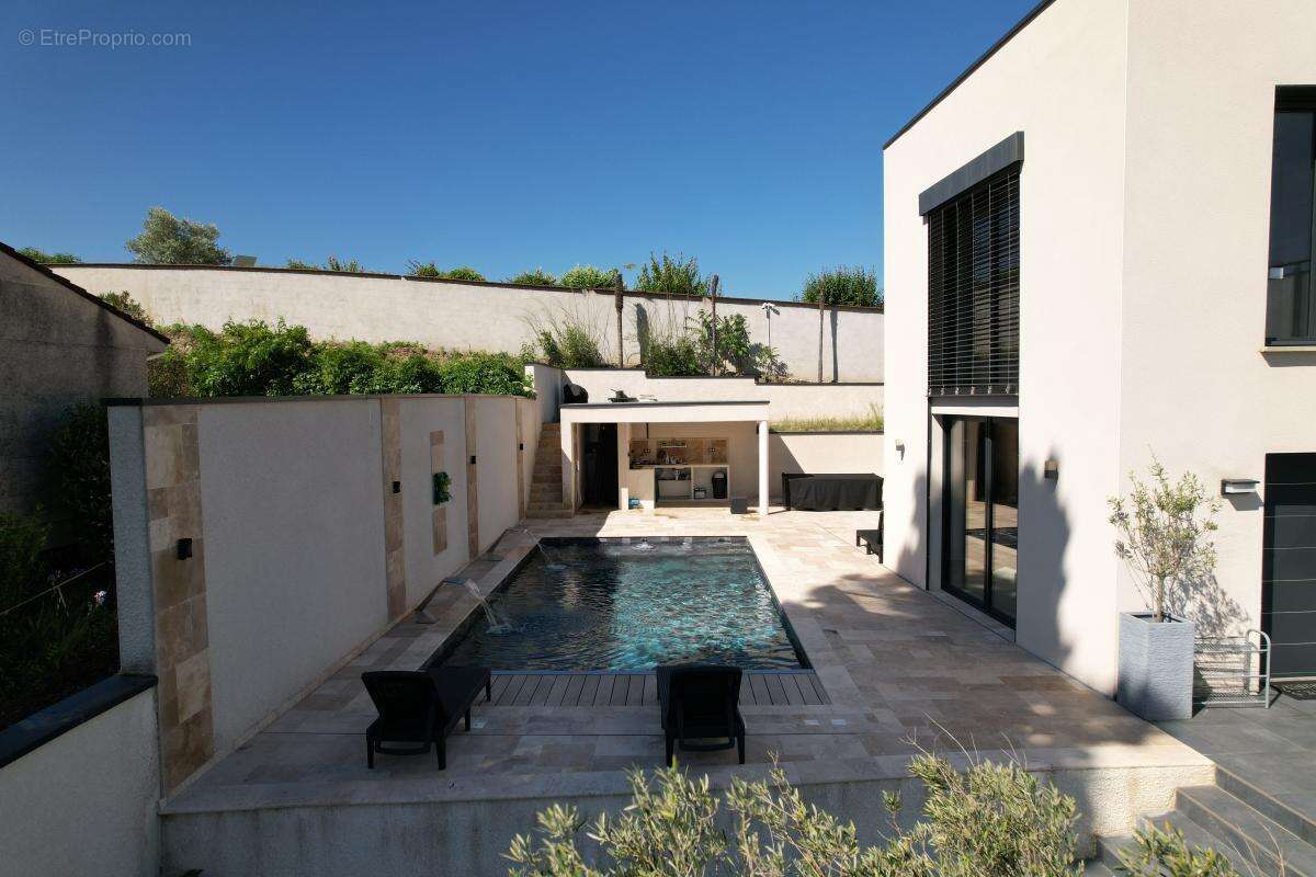 Villa d'exception - 2 suites parentales - 5 chambres - Hamman - Piscine - Garage double Vue panoramique - photo 2