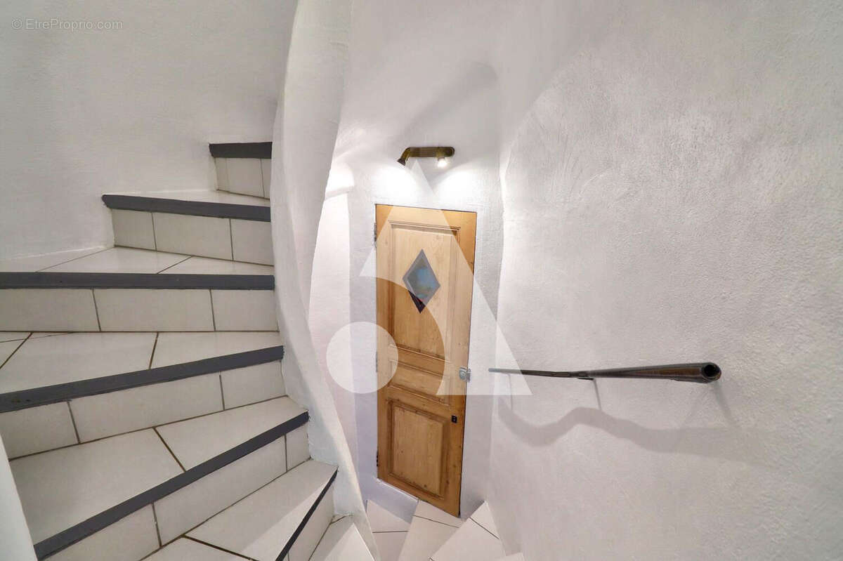 Maison à VINON-SUR-VERDON