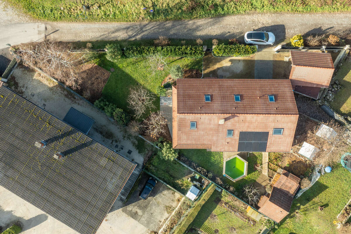 Maison à SAINT-VINCENT-DE-MERCUZE