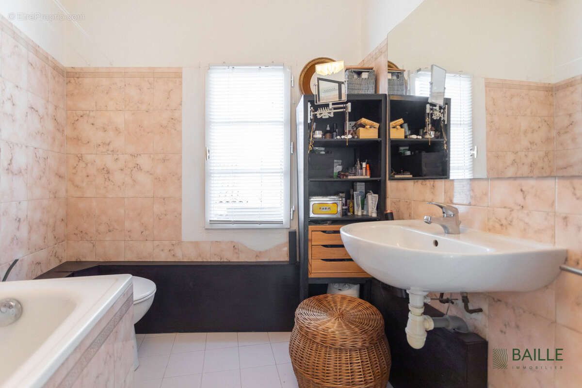 Appartement à MARSEILLE-2E