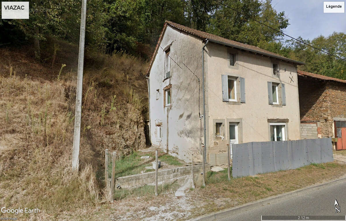 Maison à VIAZAC