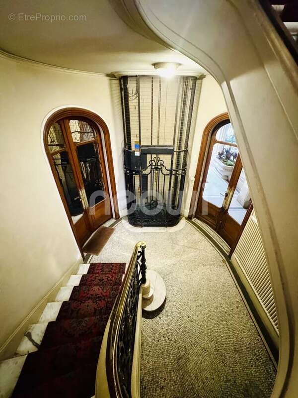 Appartement à PARIS-17E