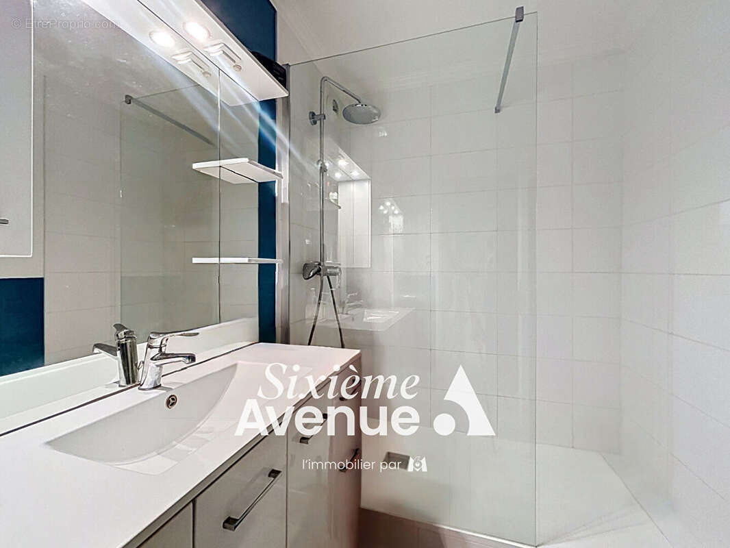 Appartement à DECINES-CHARPIEU