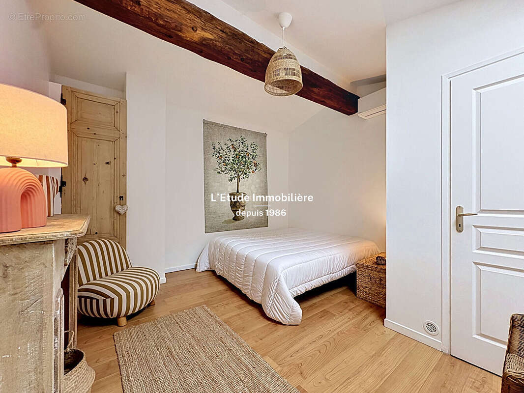 A VENDRE Maison Caluire LE BOURG 6 pièce(s) 136.30 m2 avec jardinet et Terrasse - photo 13