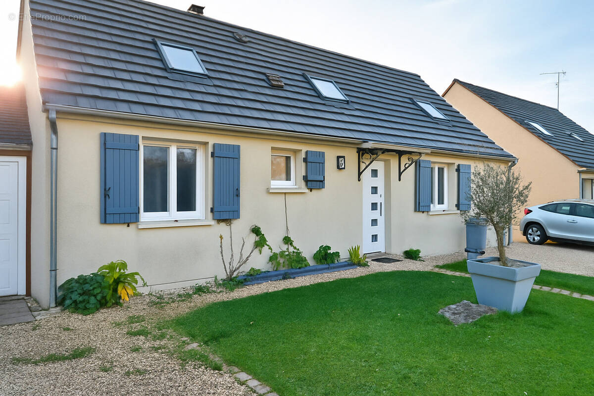 Maison à SAINT-LEU-D'ESSERENT