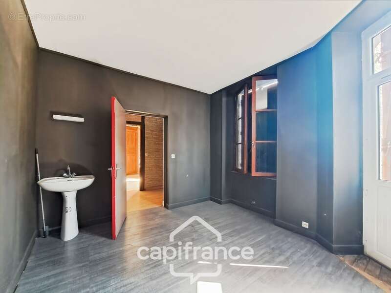 Ancien bar-restaurant avec logement – Fort potentiel au cœur de Châteaumeillant - photo 21