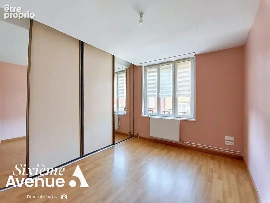 Immeuble avec local commercial et appartement 4 chambres - photo 4